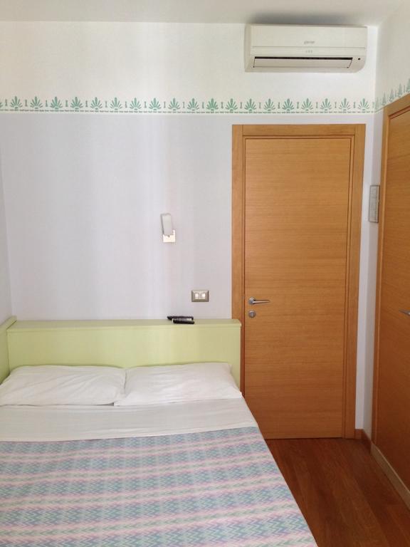 Hotel Centrale San Benedetto del Tronto Bilik gambar